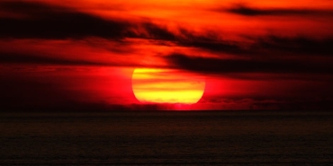 Mersin8217de-Saganak-Sonrasi-Deniz-Kizil-Tonlara-Burundu-featured