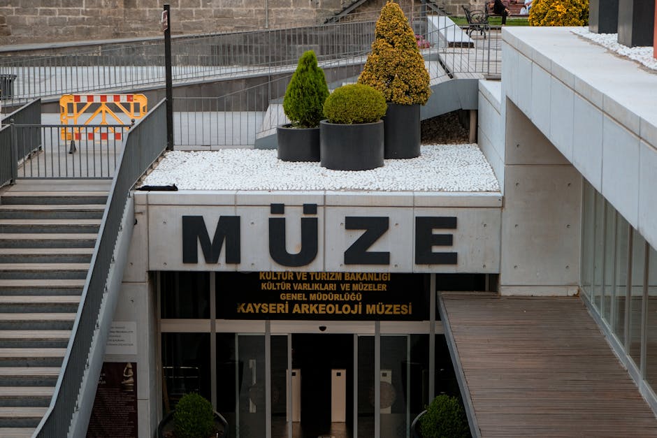 Gebze8217de-Eczaneye-Sok-Saldiri-Kundaklama-Girisimi-Kamerada-Saldirgan-Meslektasi-Cikti-featured